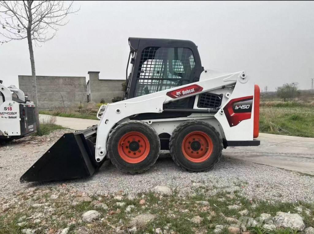 Bobcat S 450 لوادر انزلاقية التوجيه