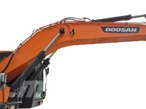 Doosan DX 210 W حفارات بعجل