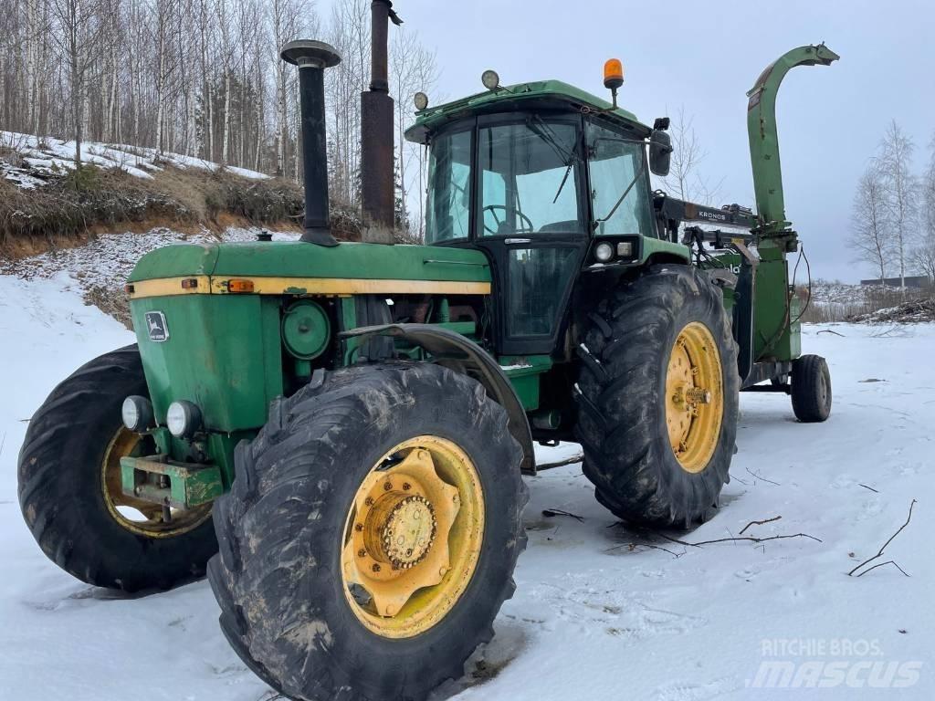 John Deere 4240 S الجرارات
