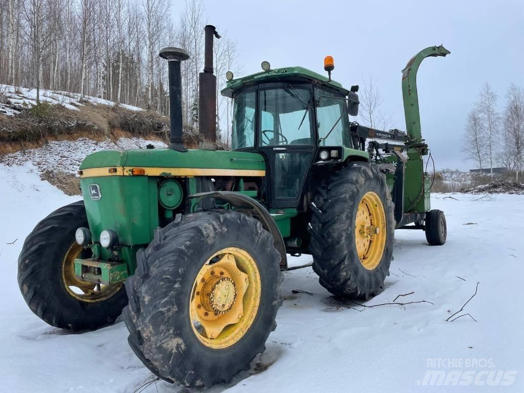 John Deere 4240 S الجرارات