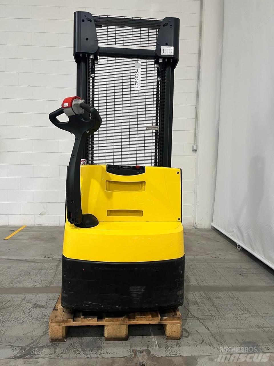Hyster S1.2 معدات التكديس الجوالة