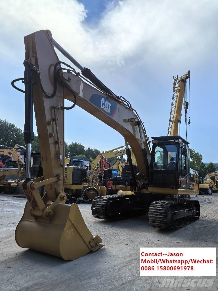 CAT 320D2 حفارات زحافة