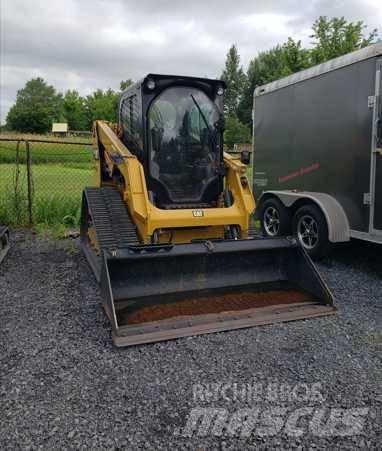 CAT 239 D لوادر انزلاقية التوجيه