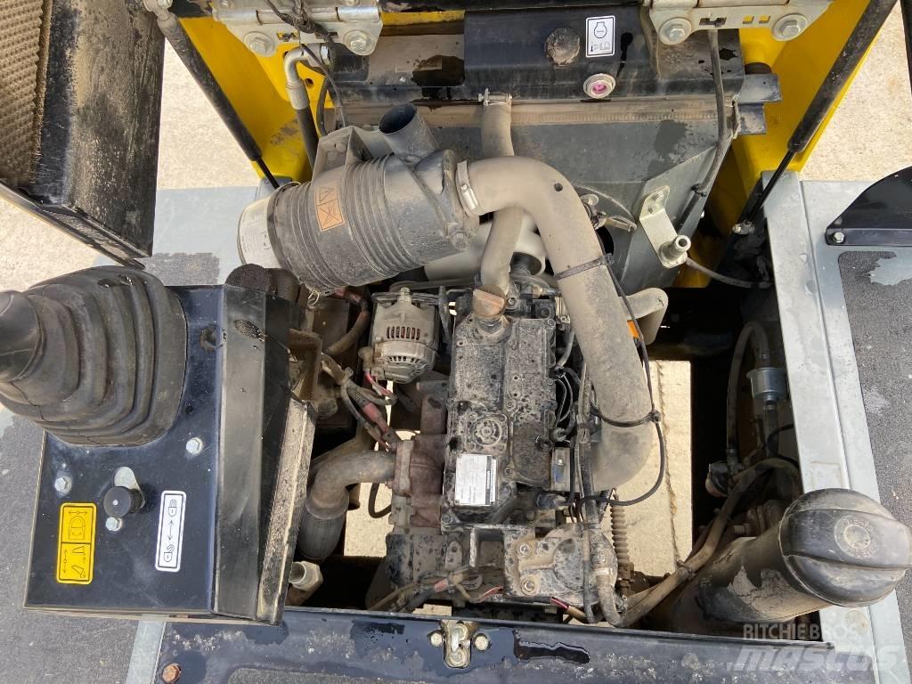 Wacker Neuson DW 30 ساحبات مفصلية
