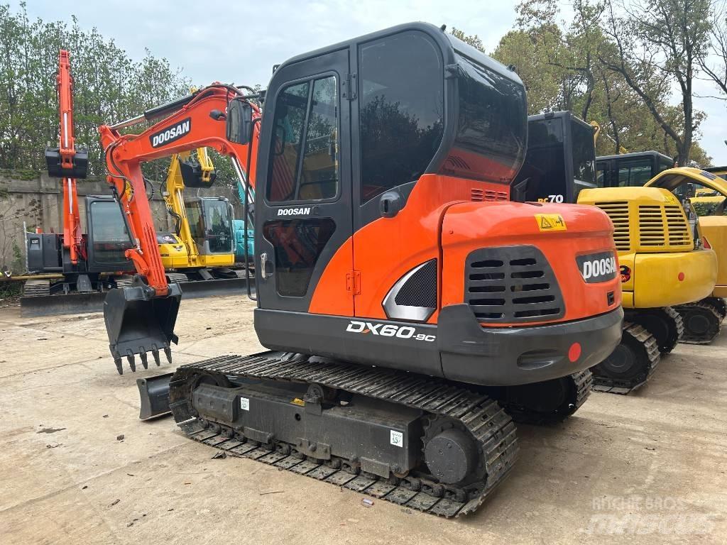 Doosan DX 60-9 C حفارات زحافة