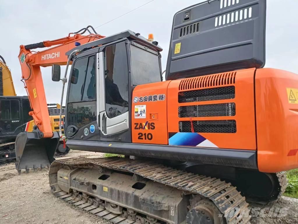Hitachi ZX210 حفارات زحافة