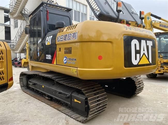 CAT 320 D2 حفارات زحافة