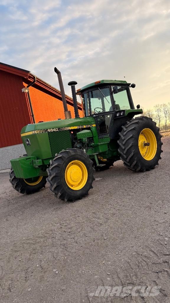 John Deere 4640 4WD الجرارات