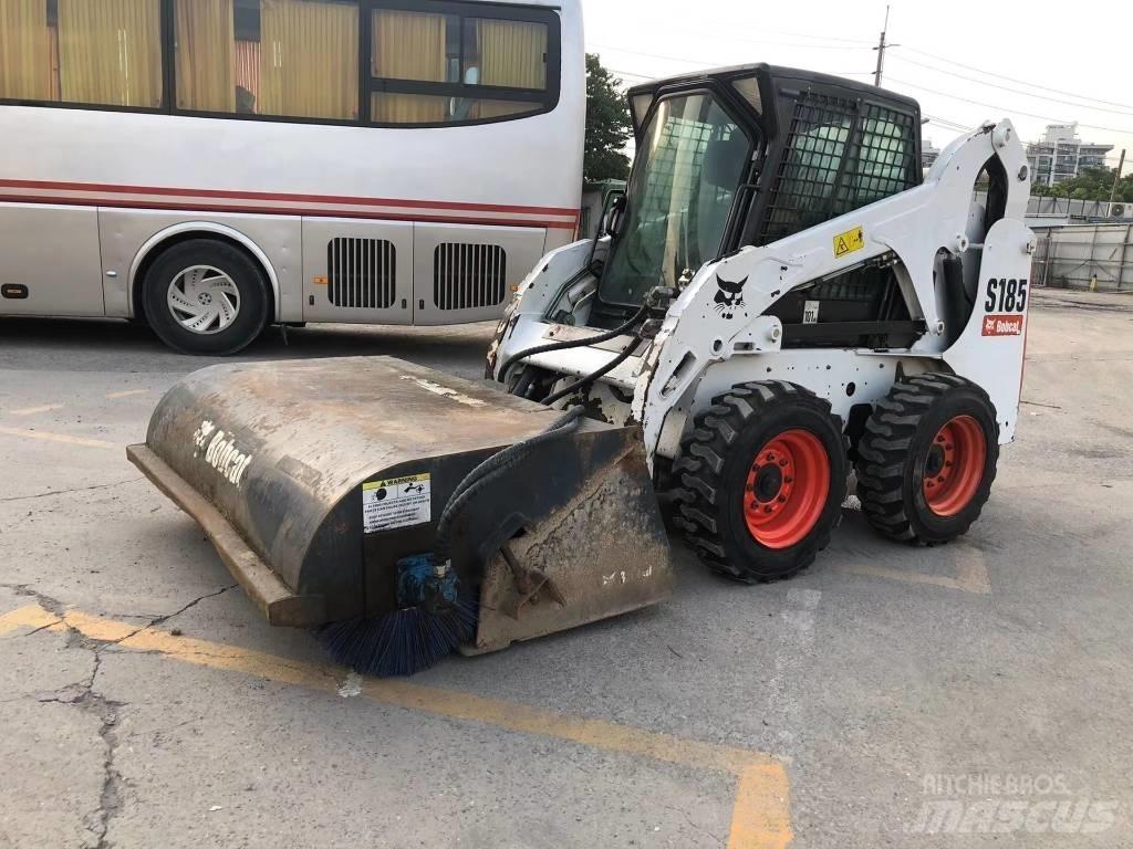 Bobcat S185 لوادر انزلاقية التوجيه