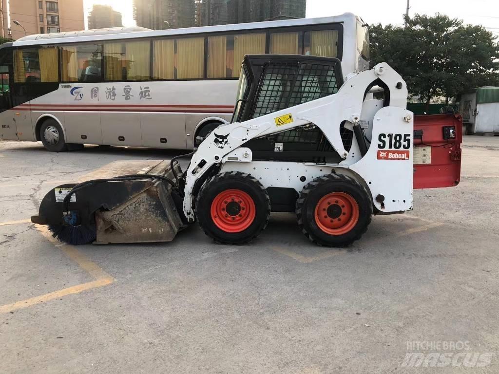 Bobcat S185 لوادر انزلاقية التوجيه