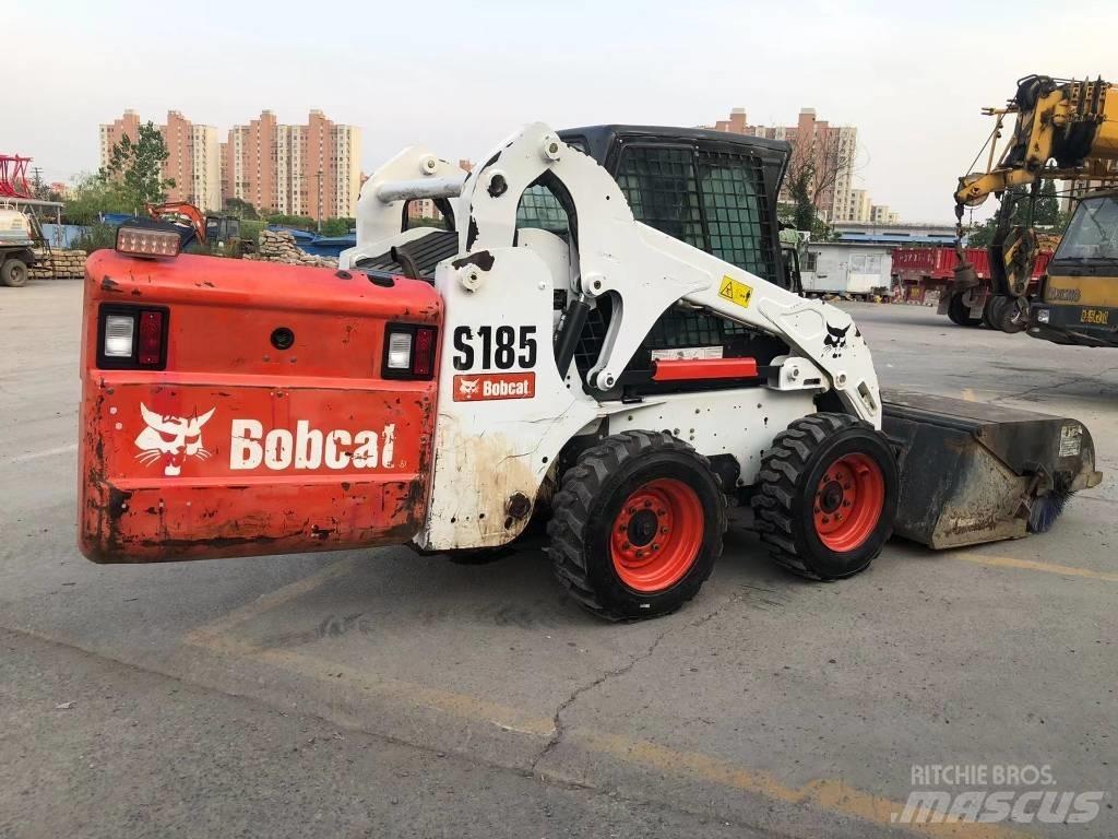 Bobcat S185 لوادر انزلاقية التوجيه