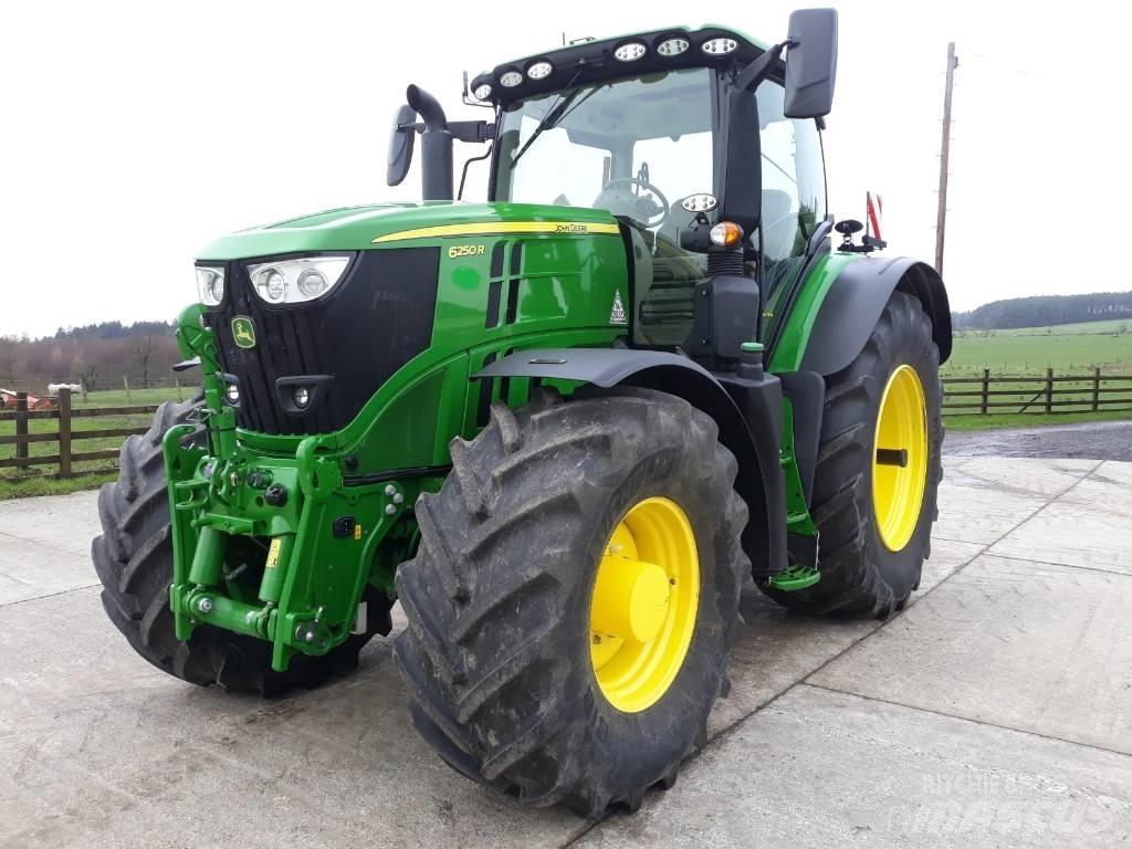 John Deere 6250 R الجرارات