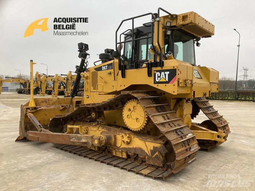 CAT D6T LGP بلدوزرات مجنزرة