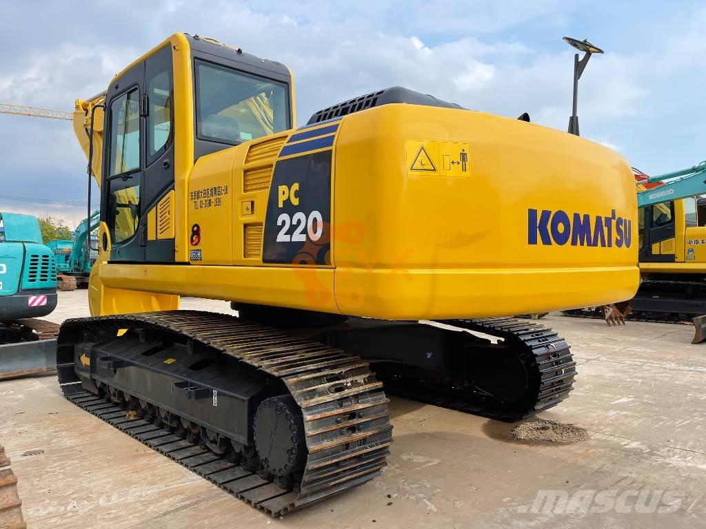 Komatsu PC 220-8 حفارات زحافة