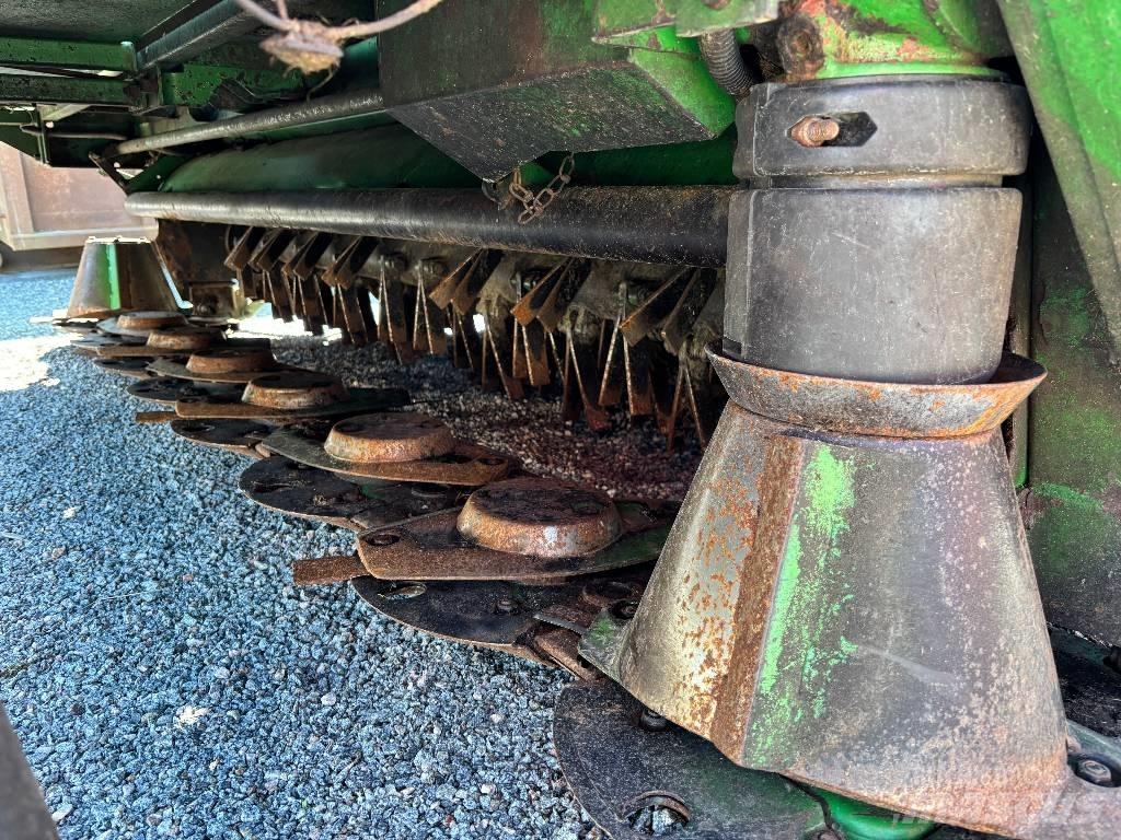 John Deere 131 جزازات مكيفات