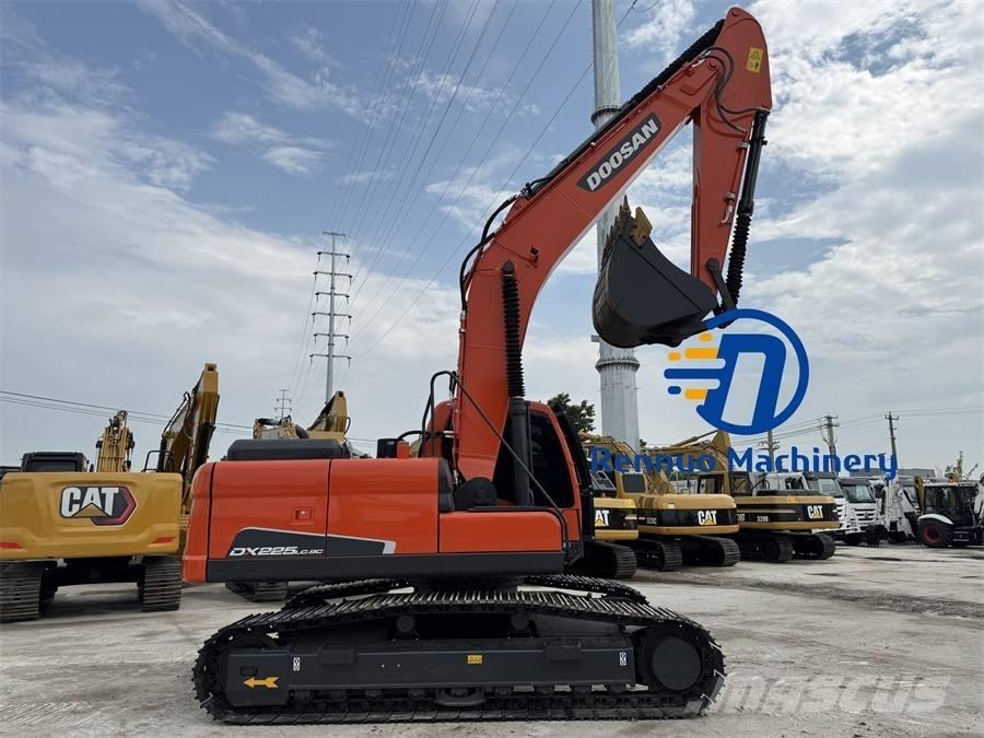 Doosan DX 225 LC-9C حفارات زحافة