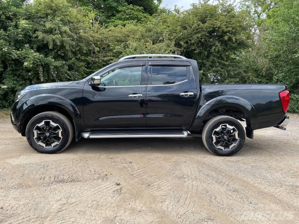 Nissan Navara شاحنات خفيفة/مفصلية الجوانب