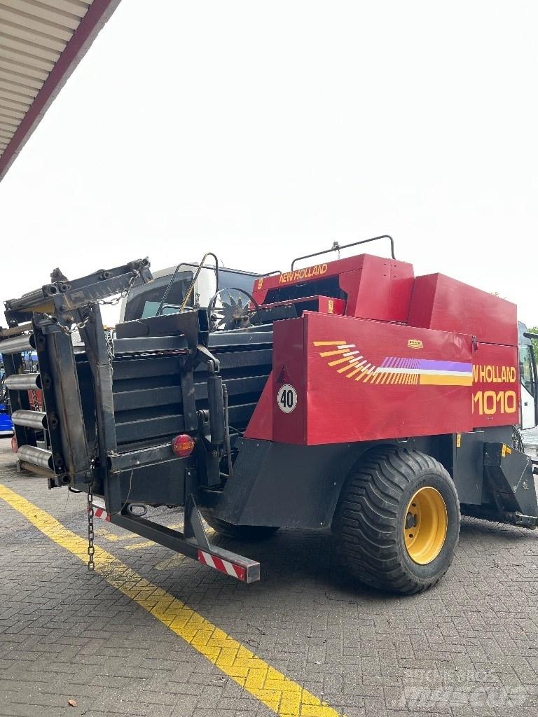 New Holland D 1010 محزمات مربعة