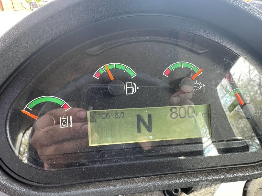 CAT 930 لوادر بعجل