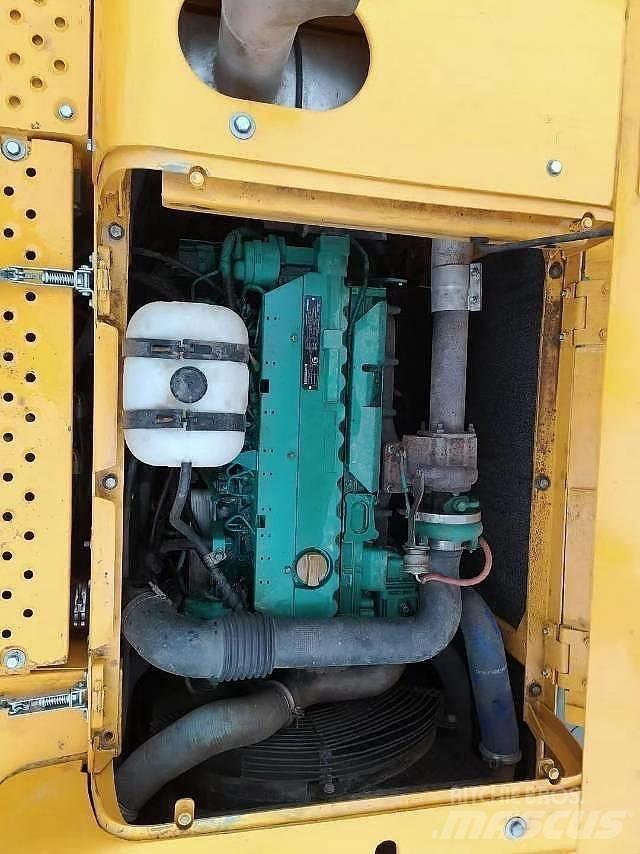 Volvo EC 210 حفارات وسط 7 طن - 12 طن
