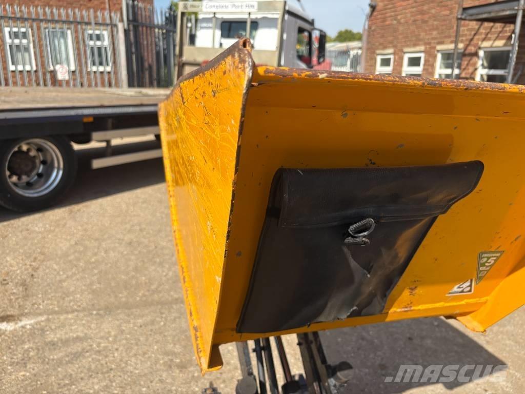 JCB HT D5 عربات نقل قلابة مجنزرة