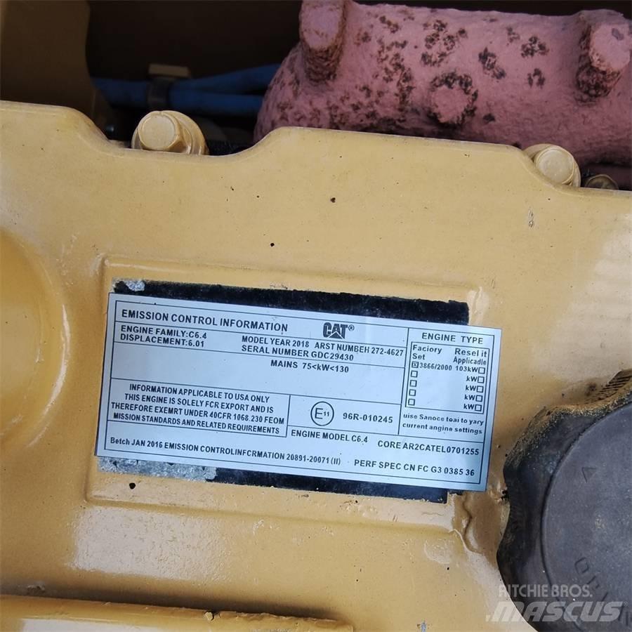 CAT 320D حفارات زحافة
