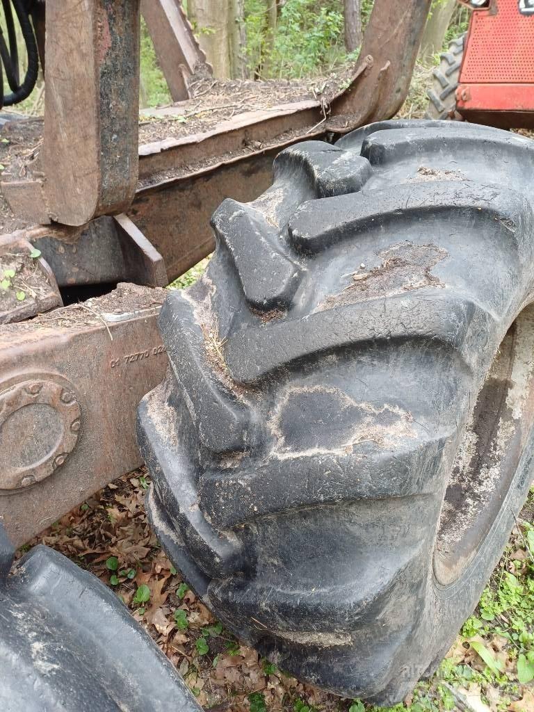 Valmet 840.2 شاحنات