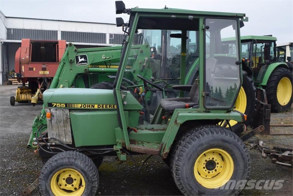 John Deere 755 الجرارات