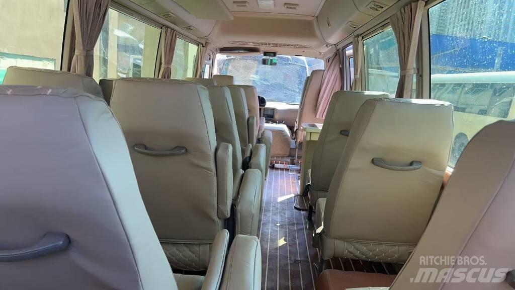 Toyota Coaster حافلة داخل المدينة