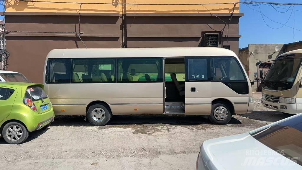 Toyota Coaster حافلة داخل المدينة