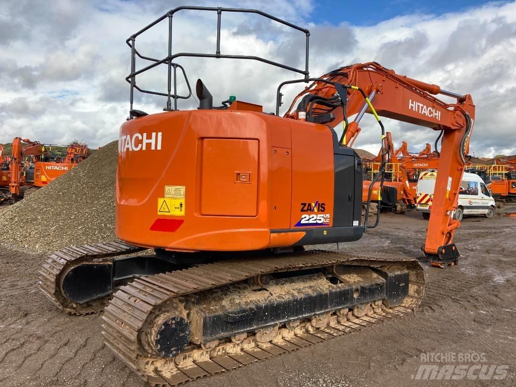 Hitachi ZX225USLC-6 حفارات زحافة