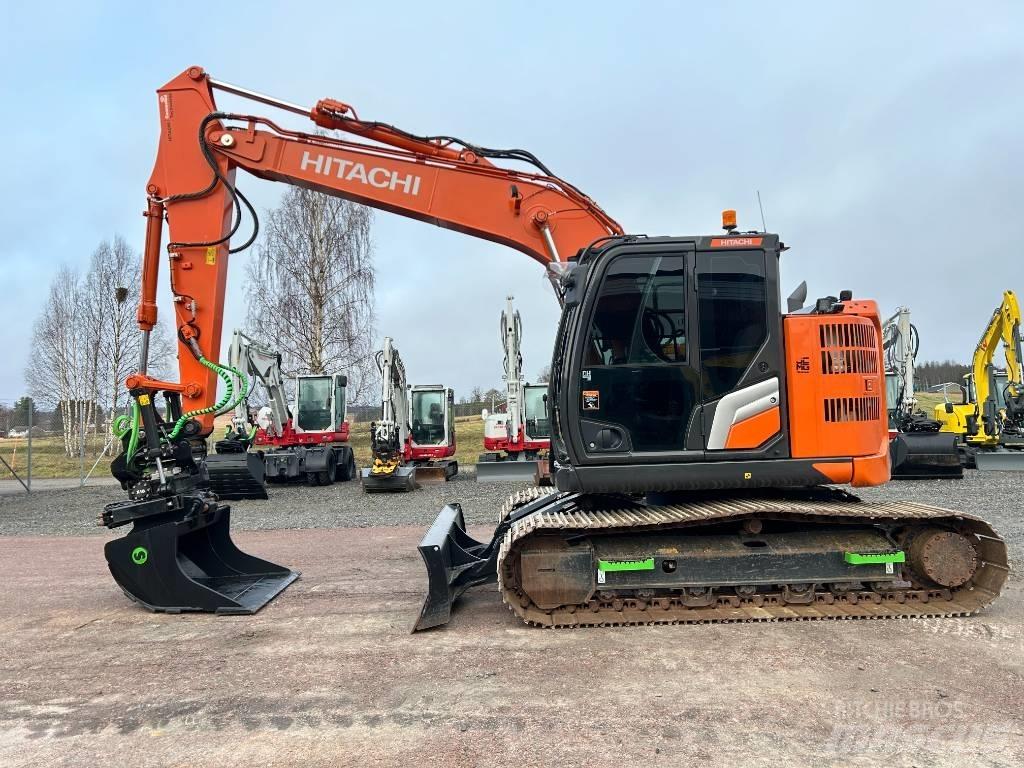 Hitachi ZX135-7 حفارات زحافة