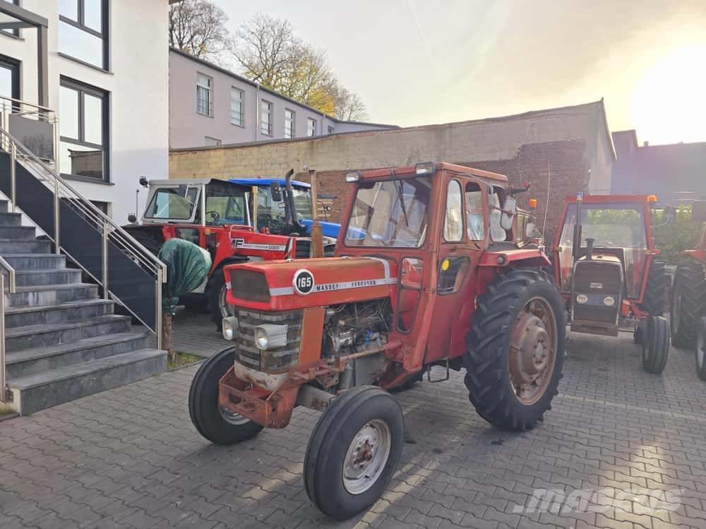 Massey Ferguson 165 الجرارات