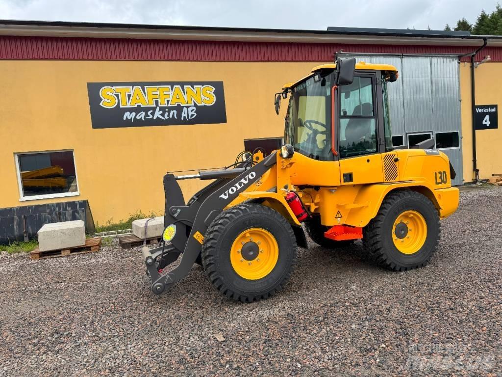 Volvo L 30 HS لوادر بعجل