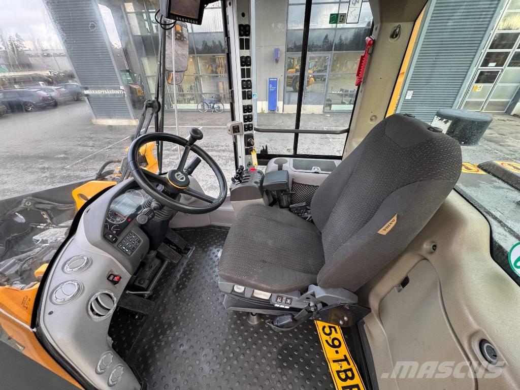 Volvo L 90 H لوادر بعجل