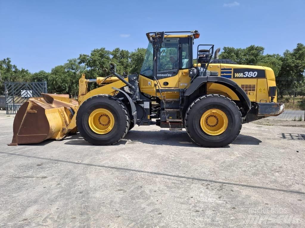 Komatsu WA 380-8 لوادر صغيرة