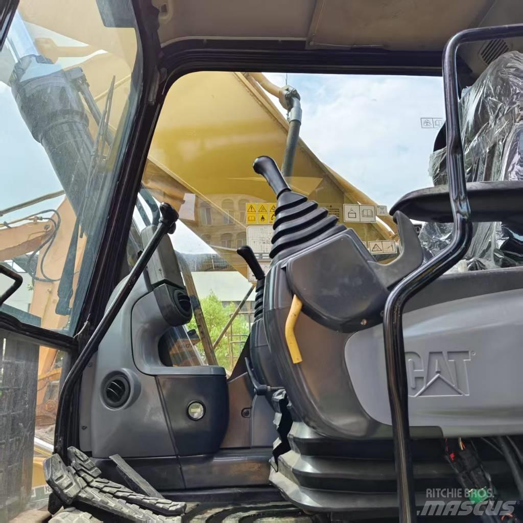 CAT 336D2 حفارات زحافة