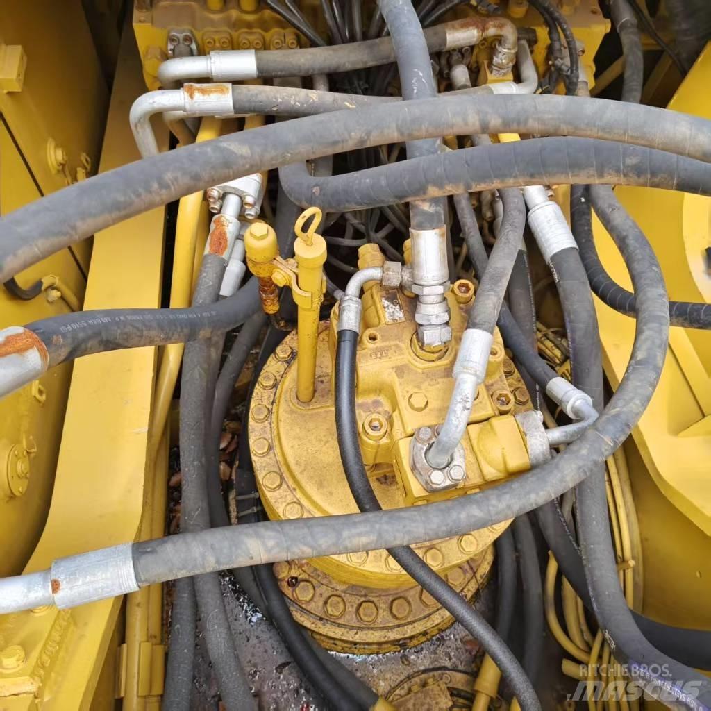 CAT 336D2 حفارات زحافة