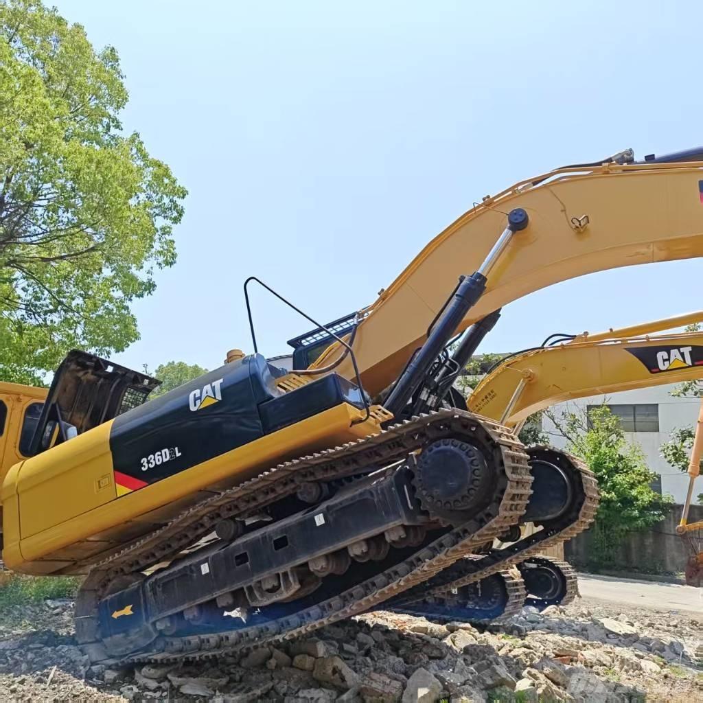 CAT 336D2 حفارات زحافة