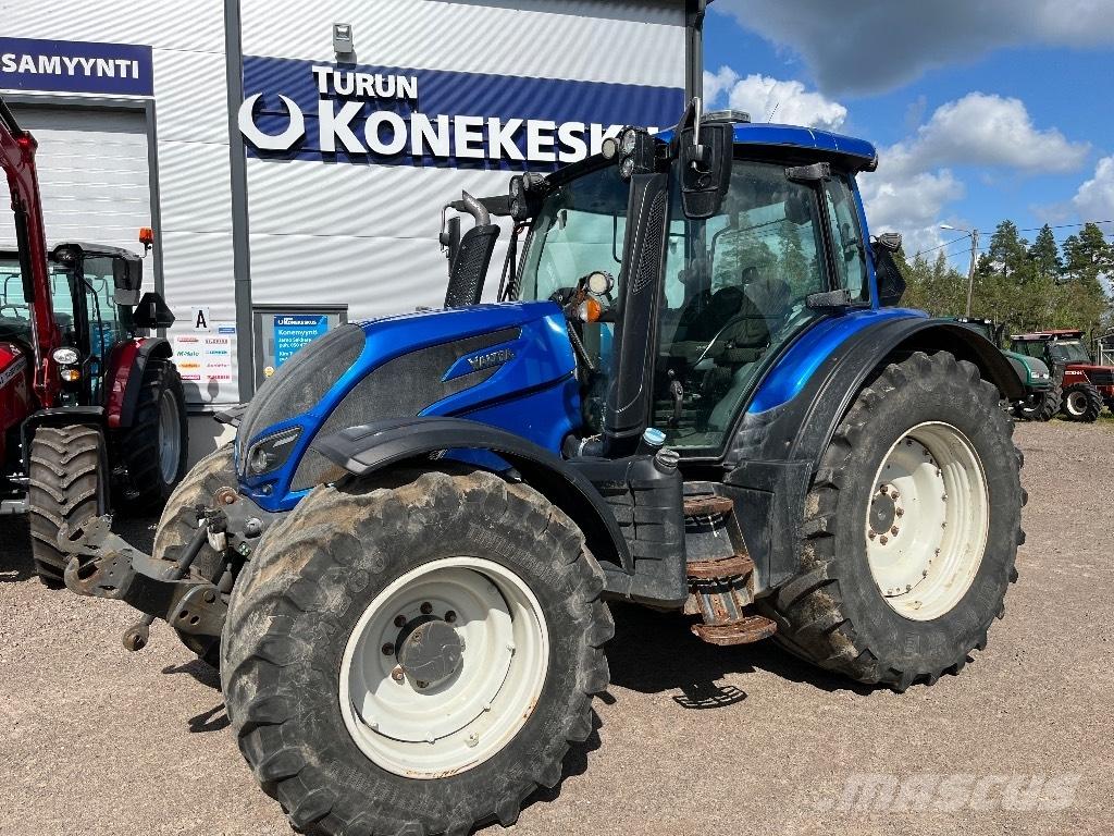 Valtra N174 الجرارات