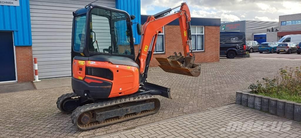 Kubota U 27-4 حفارات صغيرة أقل من 7 طن (حفارات صغيرة)