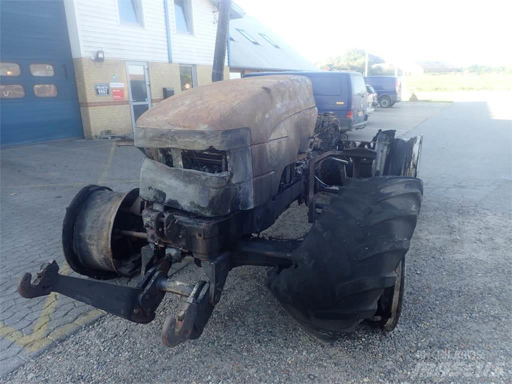 New Holland 8360 الجرارات