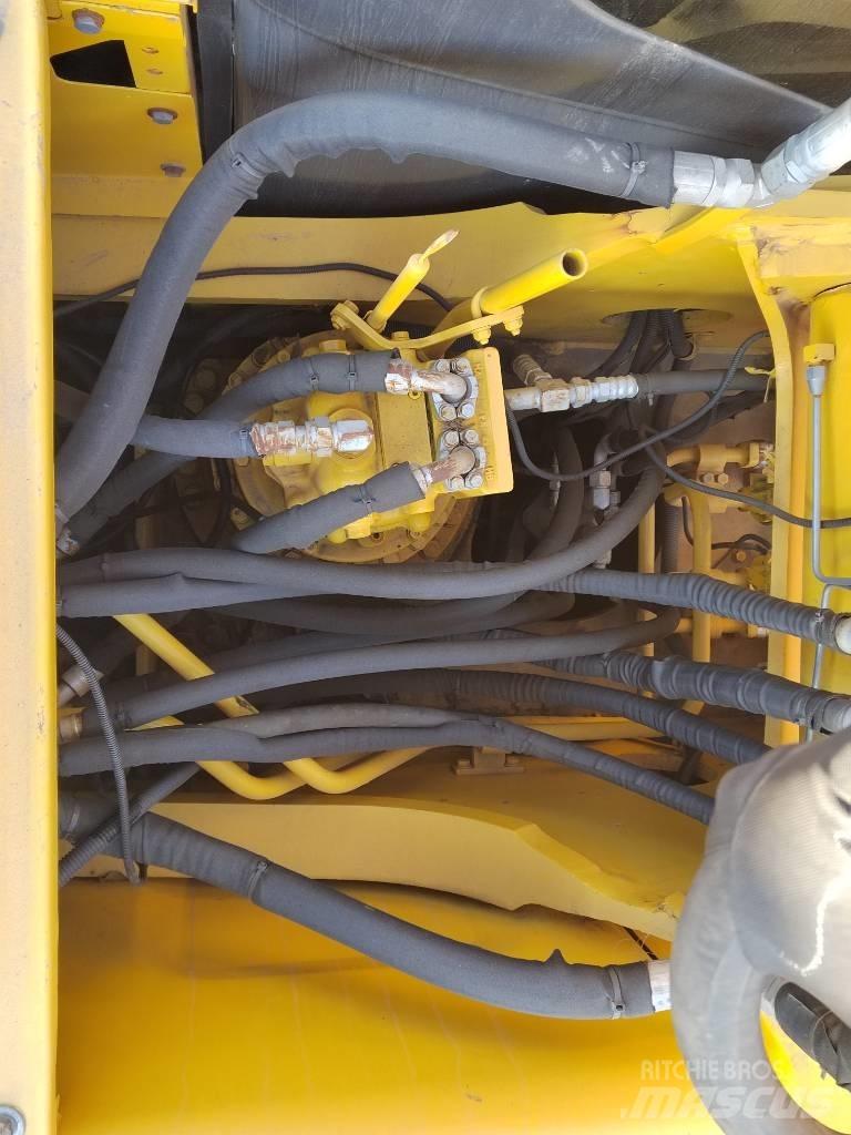 Komatsu PC 220-7 حفارات زحافة