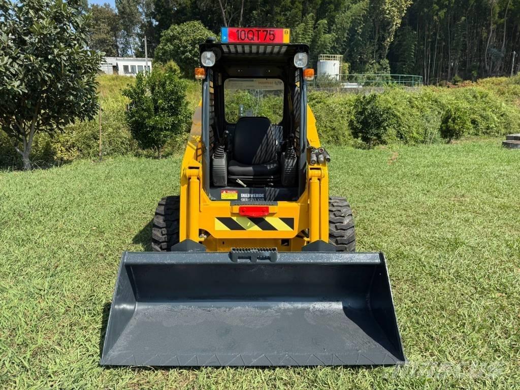 Komatsu SK 820 لوادر انزلاقية التوجيه