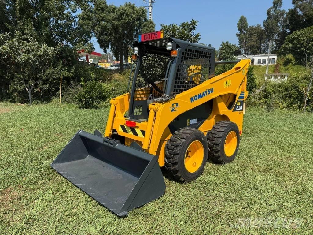 Komatsu SK 820 لوادر انزلاقية التوجيه