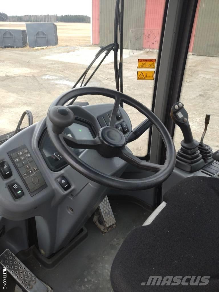 Volvo L 30 G لوادر بعجل