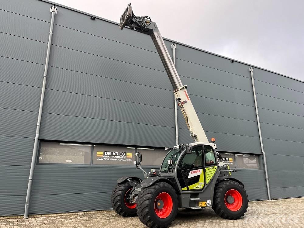 CLAAS Scorpion 7055 معدات مناولة لأغراض الزراعة