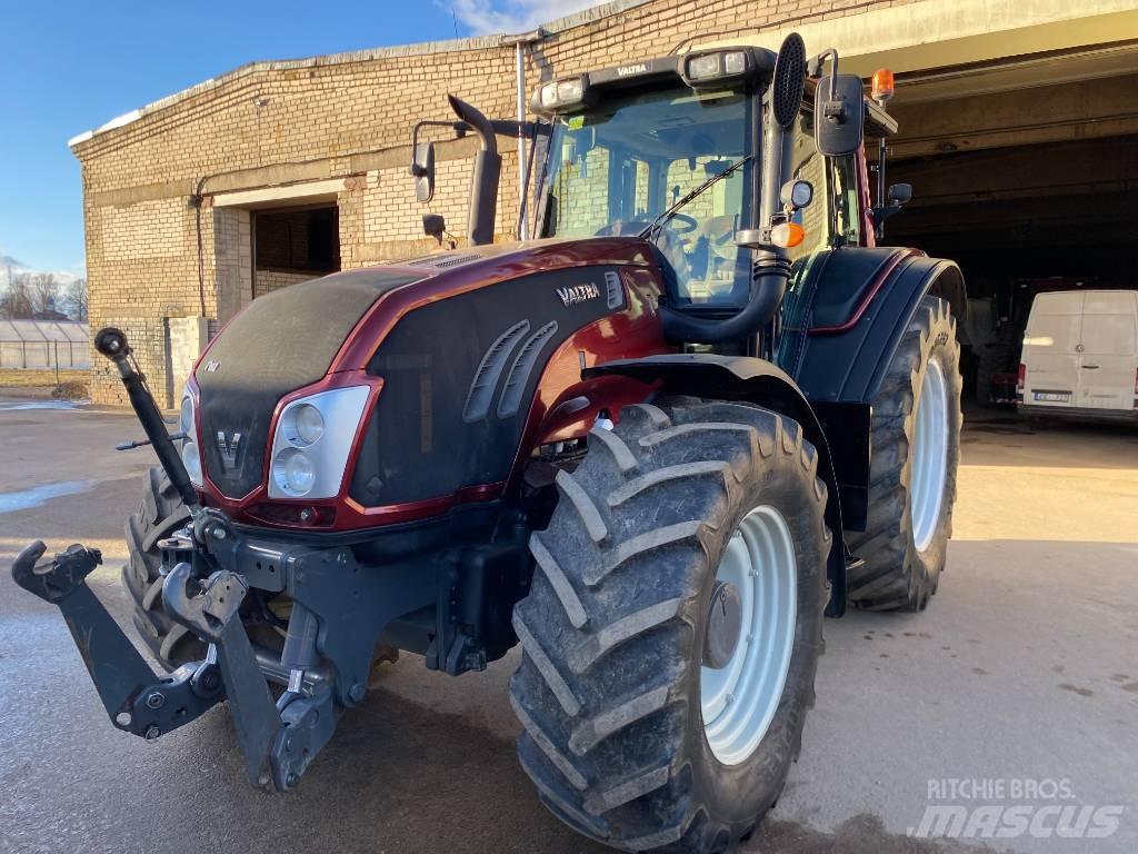 Valtra T 193 HT الجرارات