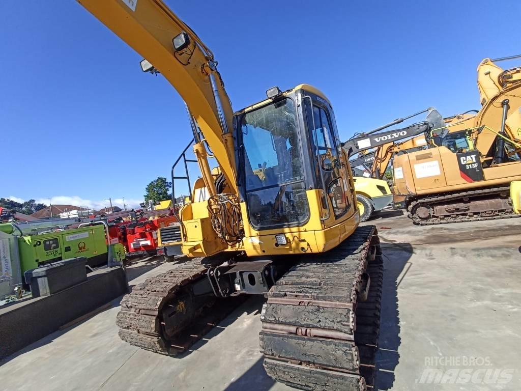 Komatsu PC 138 US-10 حفارات زحافة
