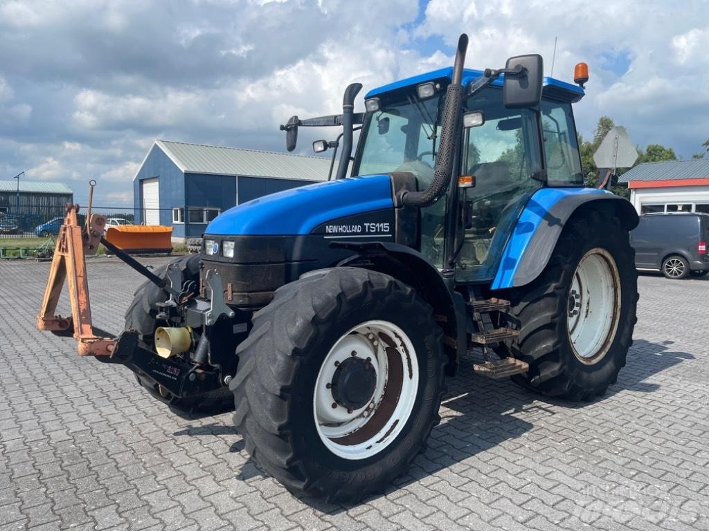 New Holland TS 115 الجرارات